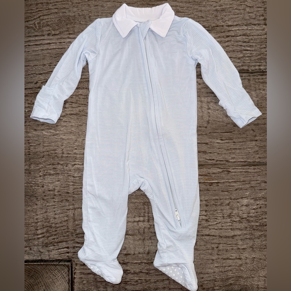 Angel Dear Stripe Classic Blue Collared Zip Footie size 0-3 months blue white